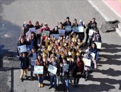 Kariyer'den ‘Konuşan Kitaplık'